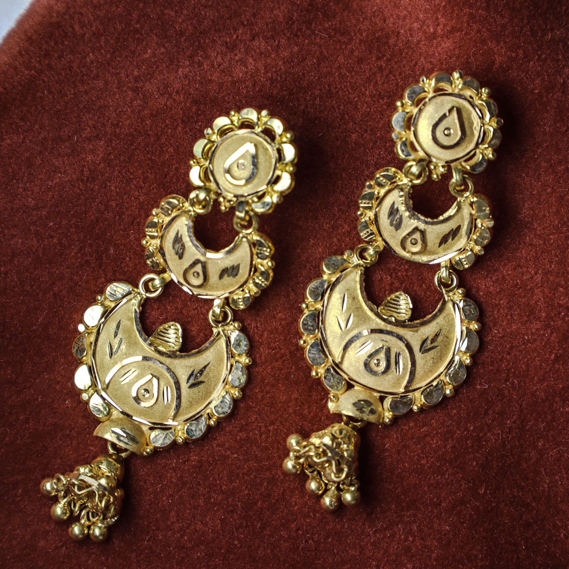 Elegant 20KT Gold Chand Jhale Earrings (5.200g)