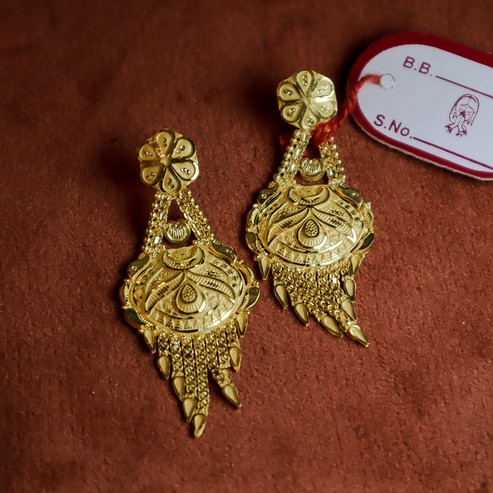 22 Carat Gold Floral Latkan Jhale (5.400g)